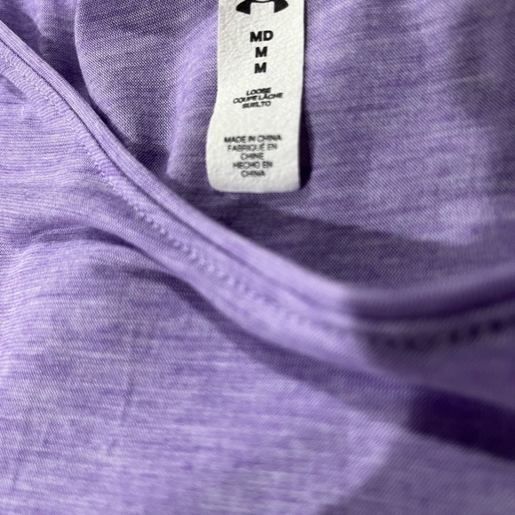 Under Armour Women’s Top size medium - Picture 3 of 3